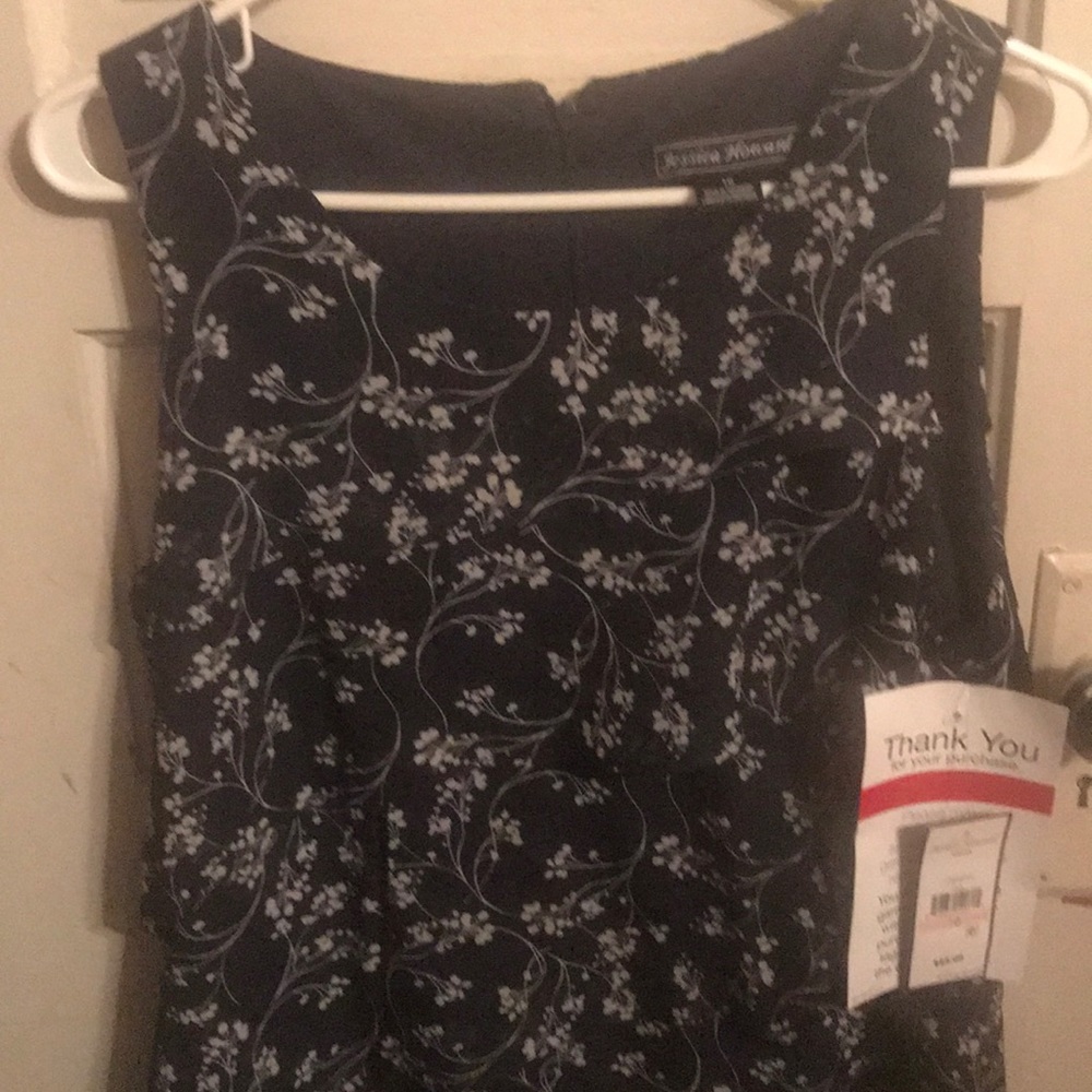 Dress - Picture 4 of 5